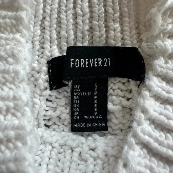 Forever 21 Women’s Ivory Cable Knit Cropped Sweater Size Small - Picture 6 of 6